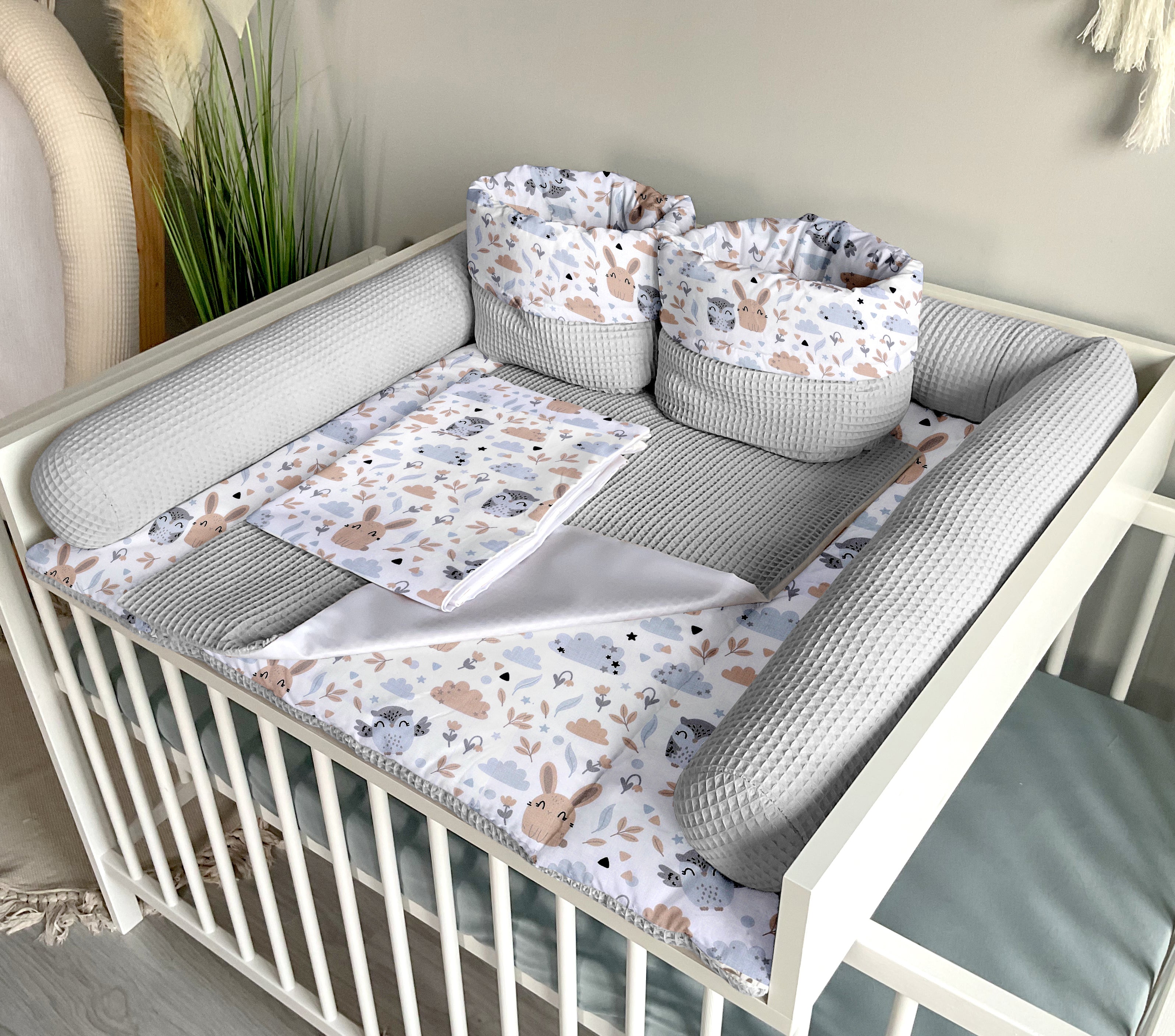 Wickelauflage mit abnehmbaren Bezug und wasserdichter Matratze - Changing mat | set of 6 elements | Owls and bunnies plus grey-SleepeSheep- - SleepeSheep