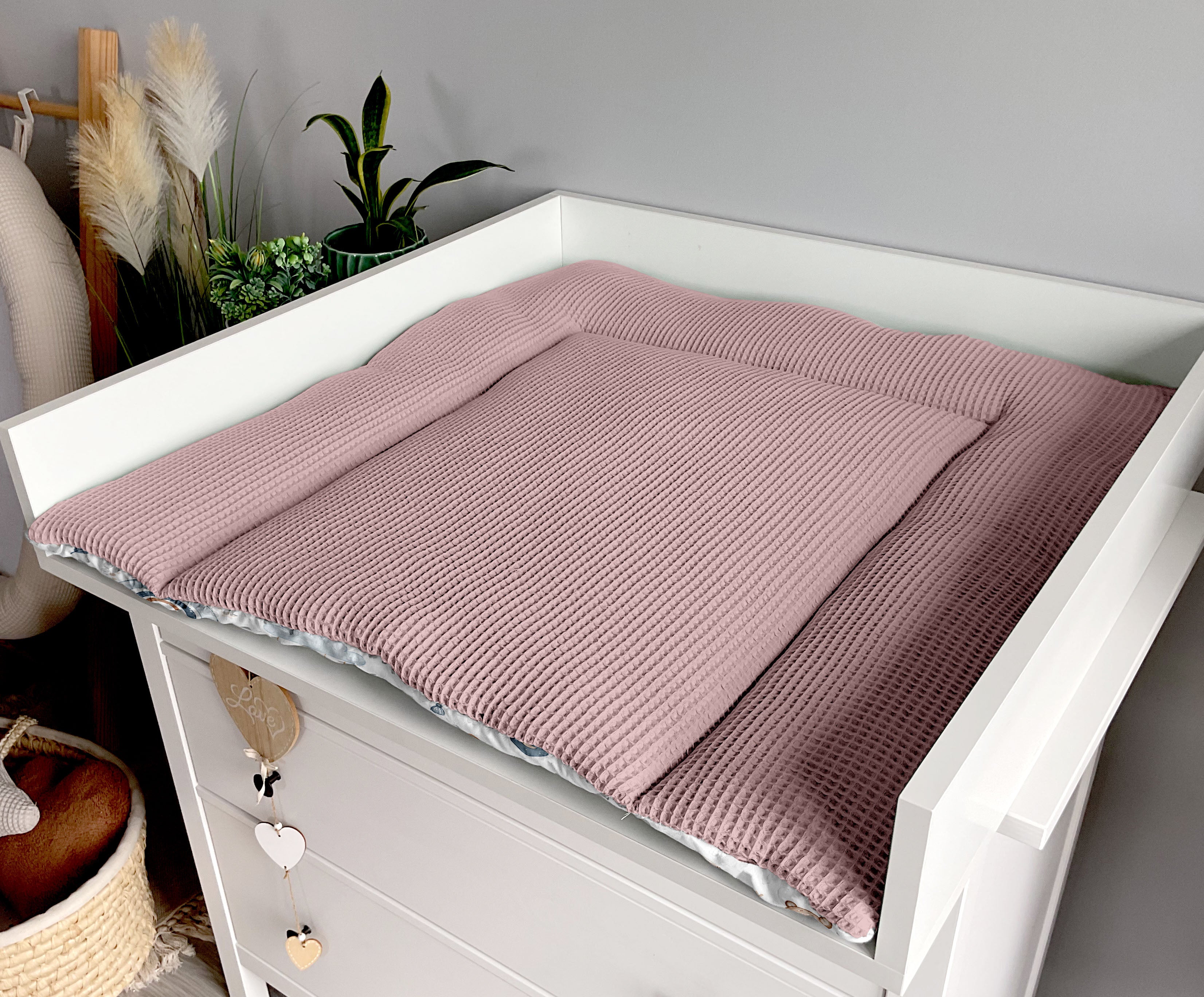 Changing mat | Dreams of sleepy bears and dirty pink