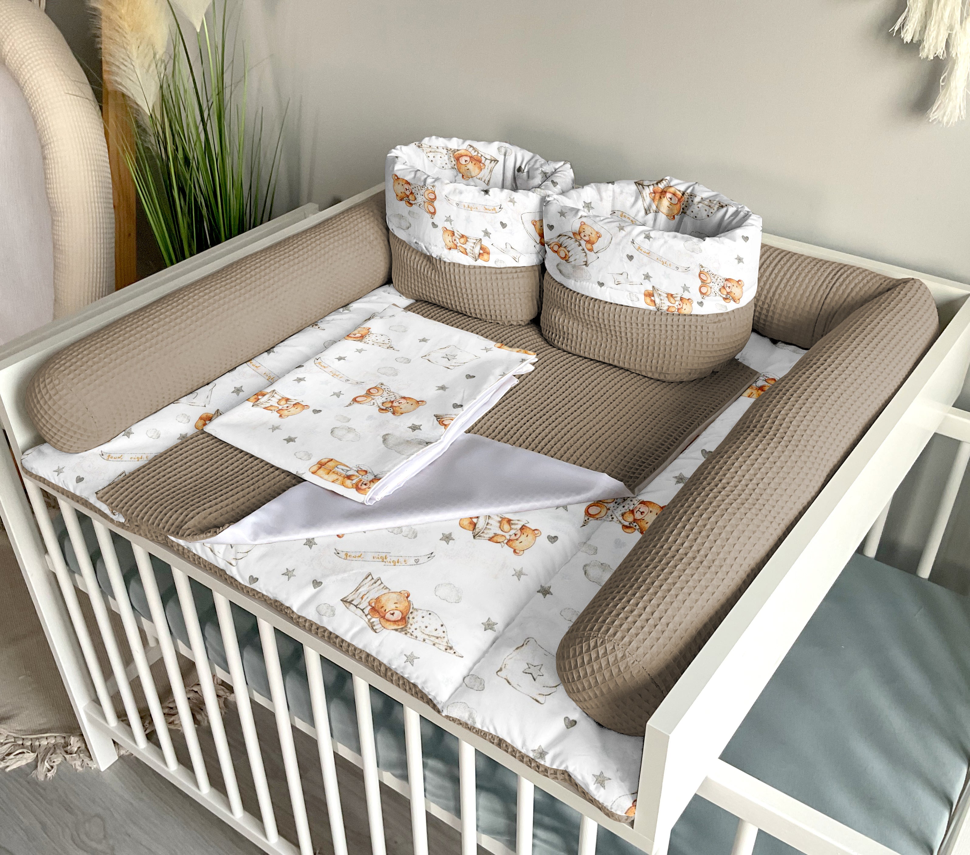 Wickelauflage mit abnehmbaren Bezug und wasserdichter Matratze - Changing mat | set of 6 elements | Sleeping bears plus Brown-SleepeSheep- - SleepeSheep