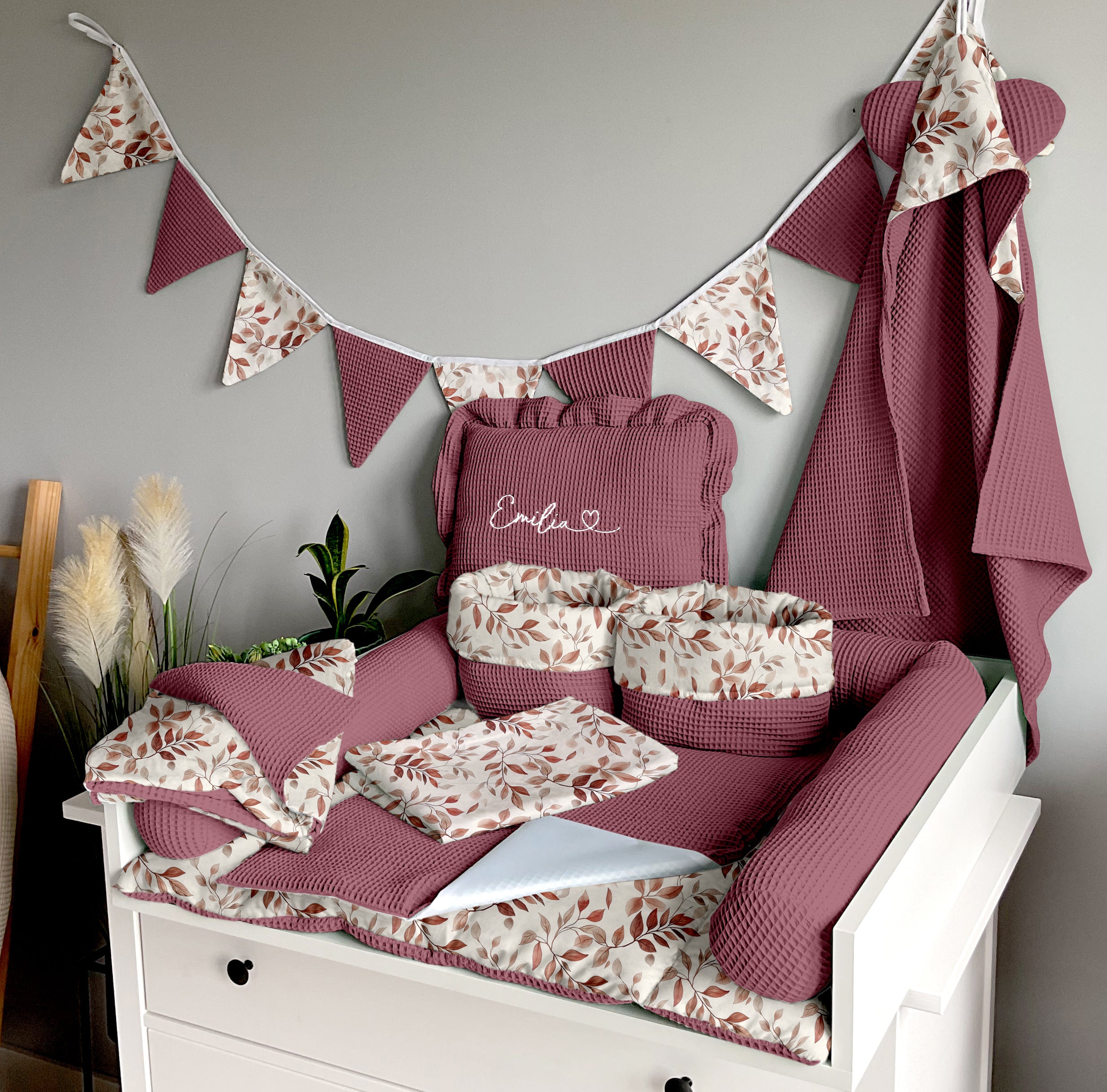 Changing mat | Leaves and blueberry