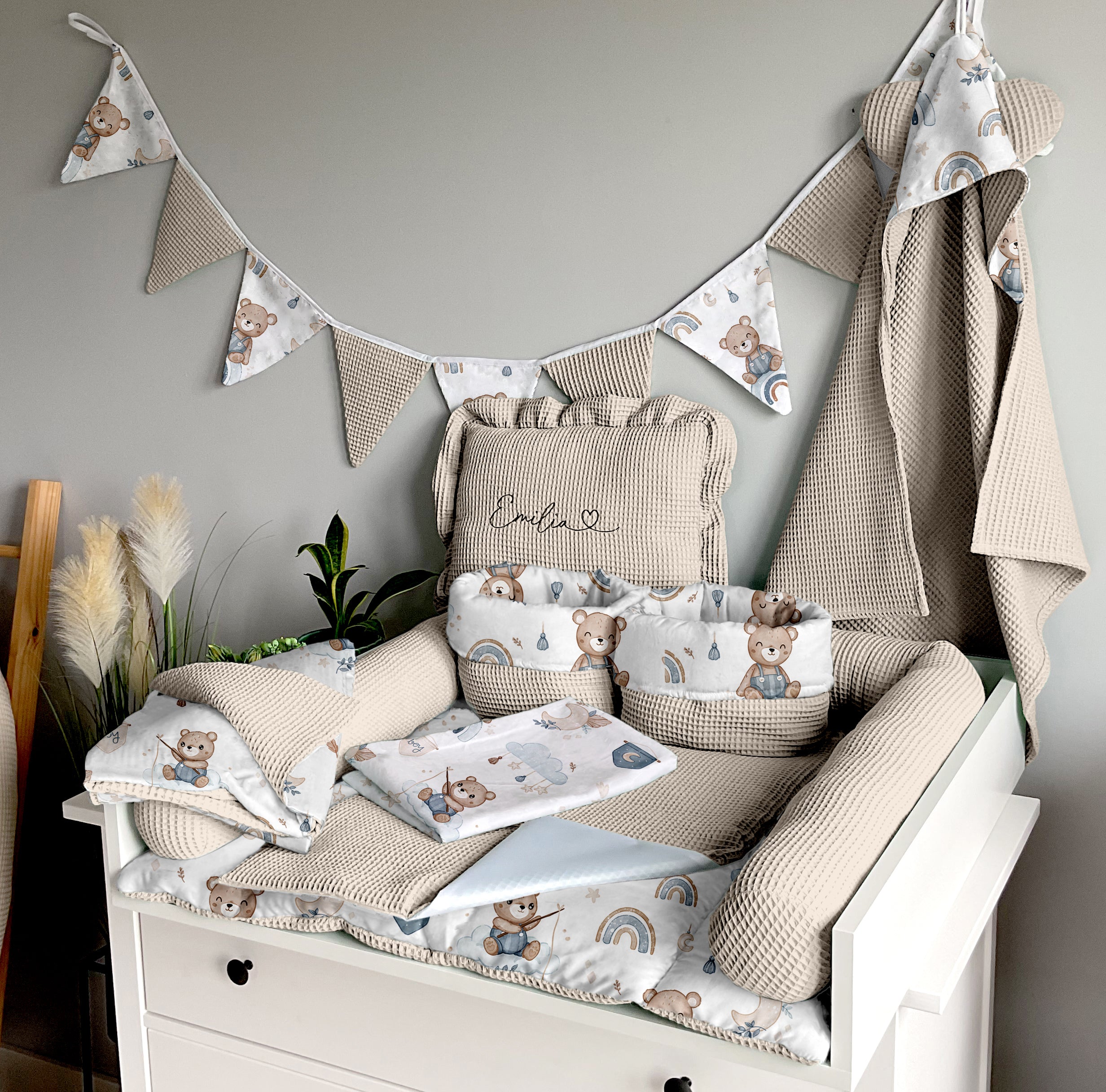 Changing mat | Dreams of sleepy bears and sand