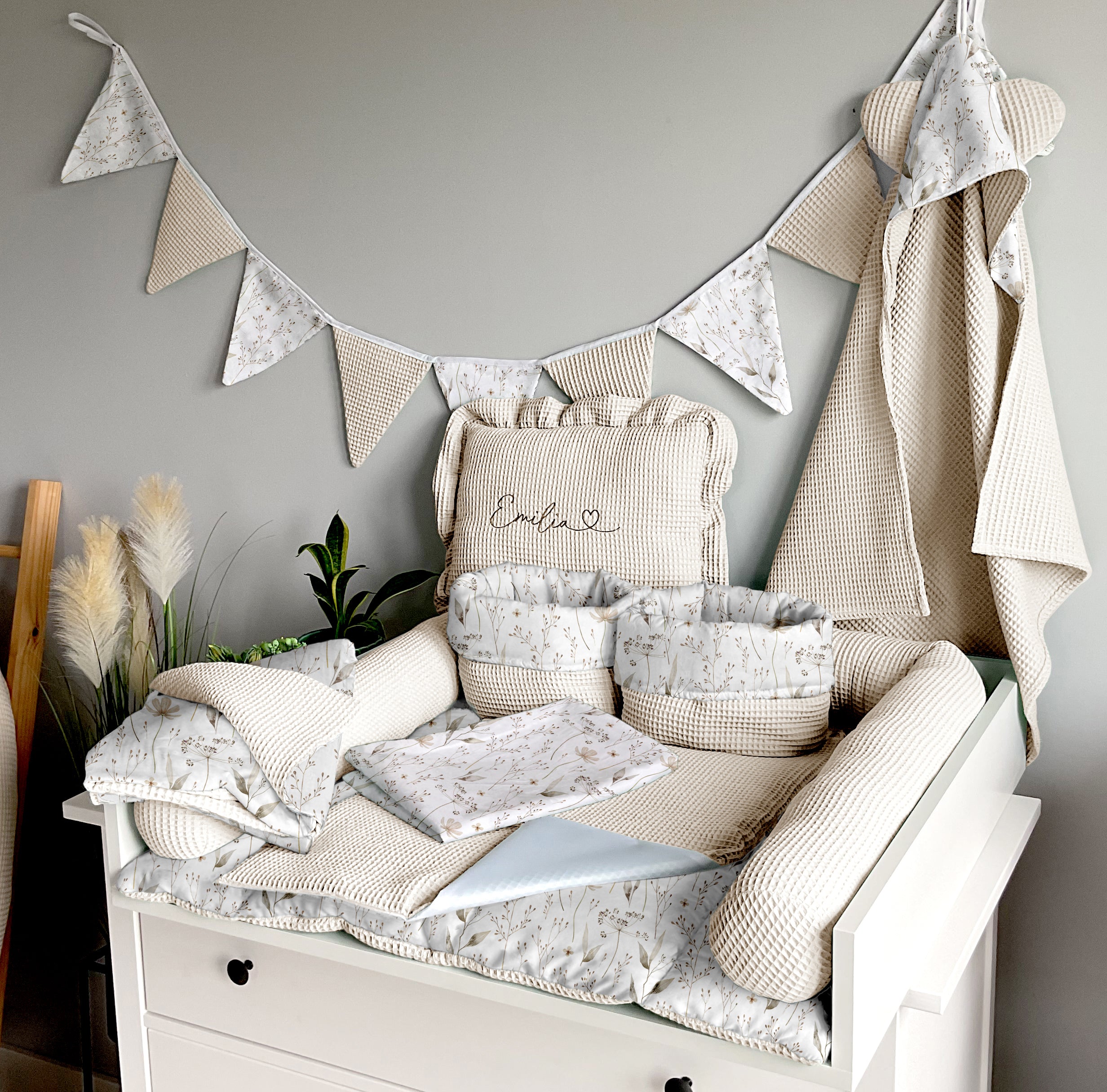 Changing mat | Grass and light beige