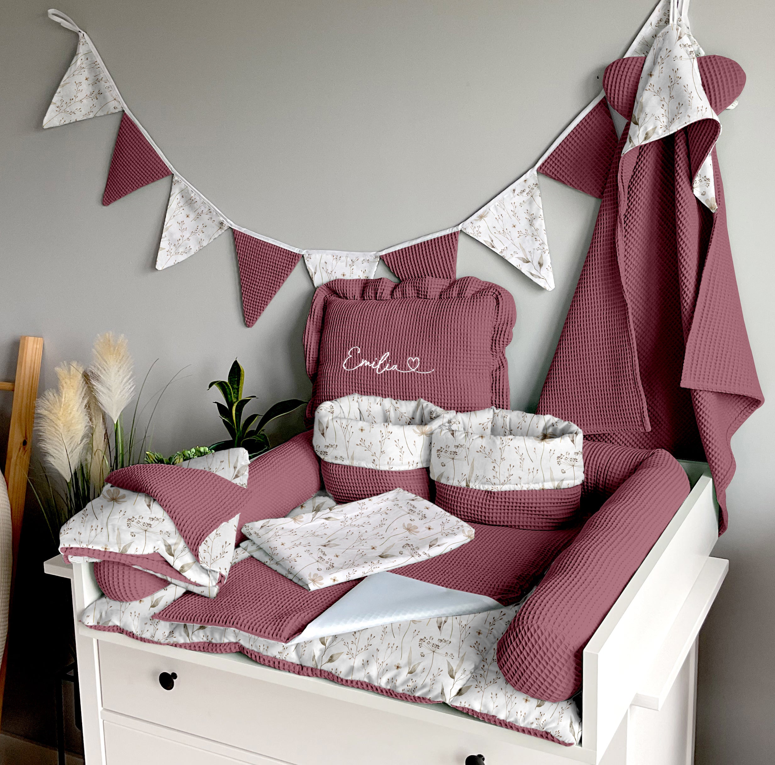 Changing mat | Grass and blueberry