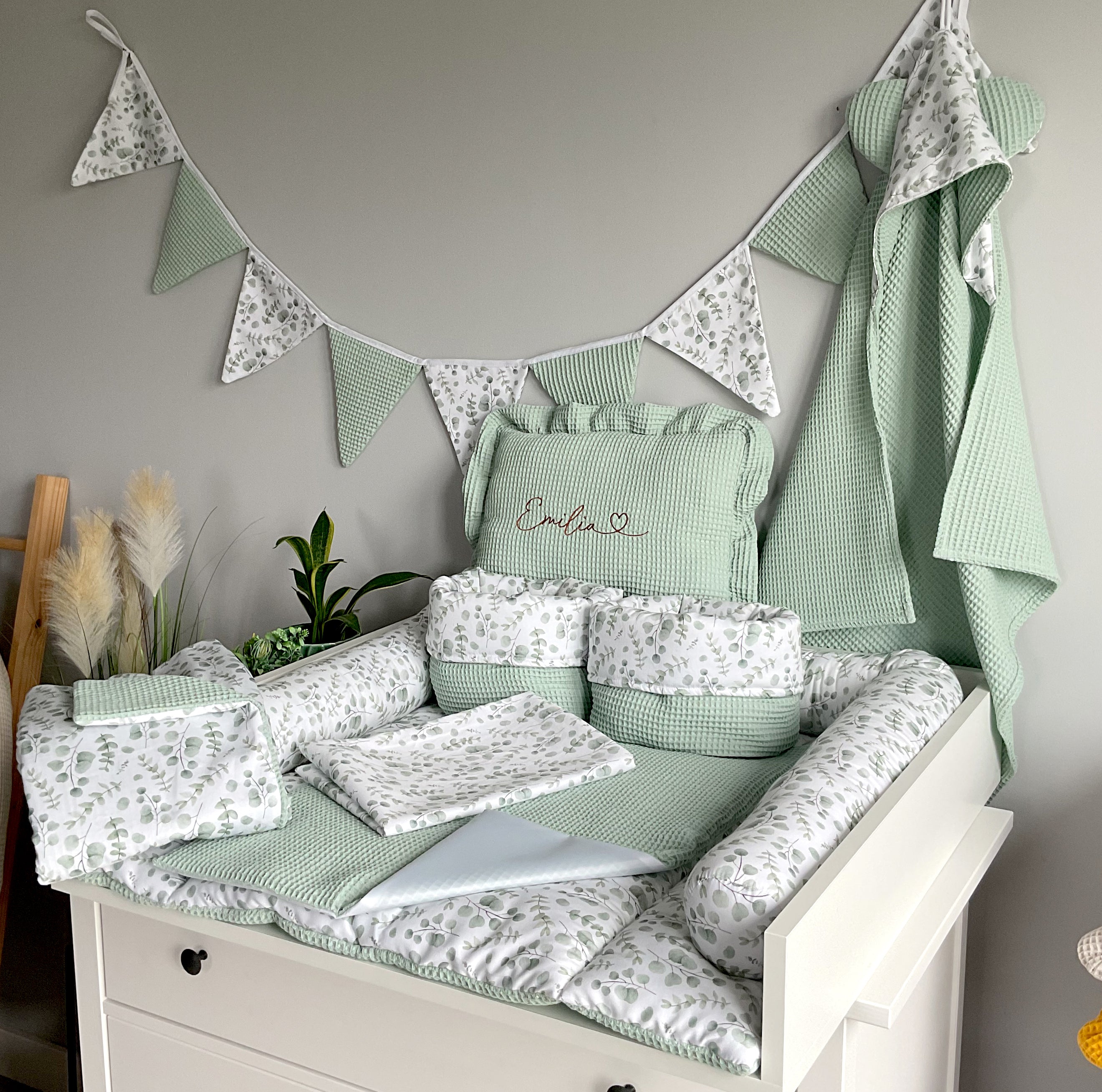 Wickelauflage mit abnehmbaren Bezug und wasserdichter Matratze - Changing mat | Mini Eukalyptus (Roll in pattern)-SleepeSheep-Set 8-50cm W 70cm H- - SleepeSheep