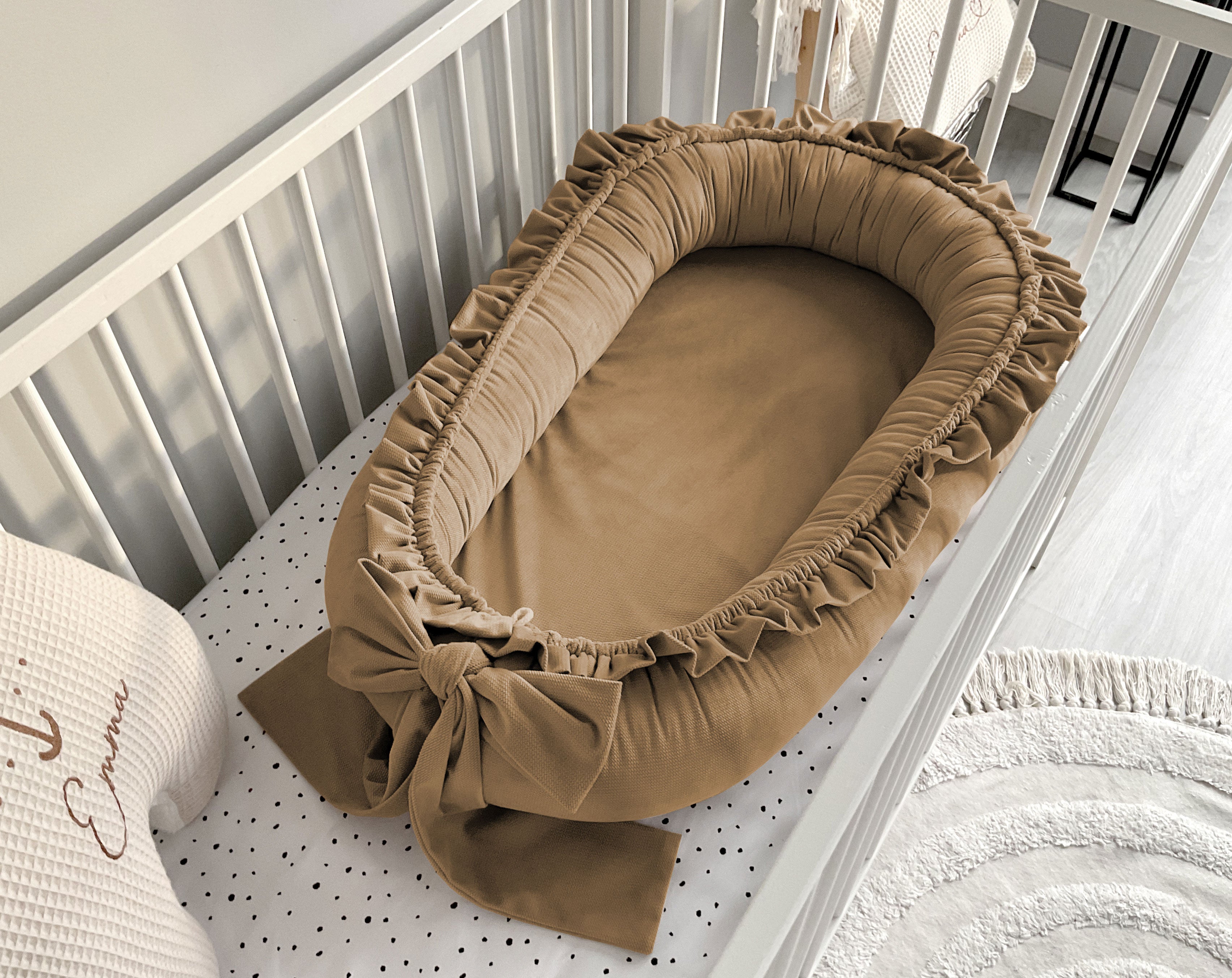 Babynest Velvet Brown