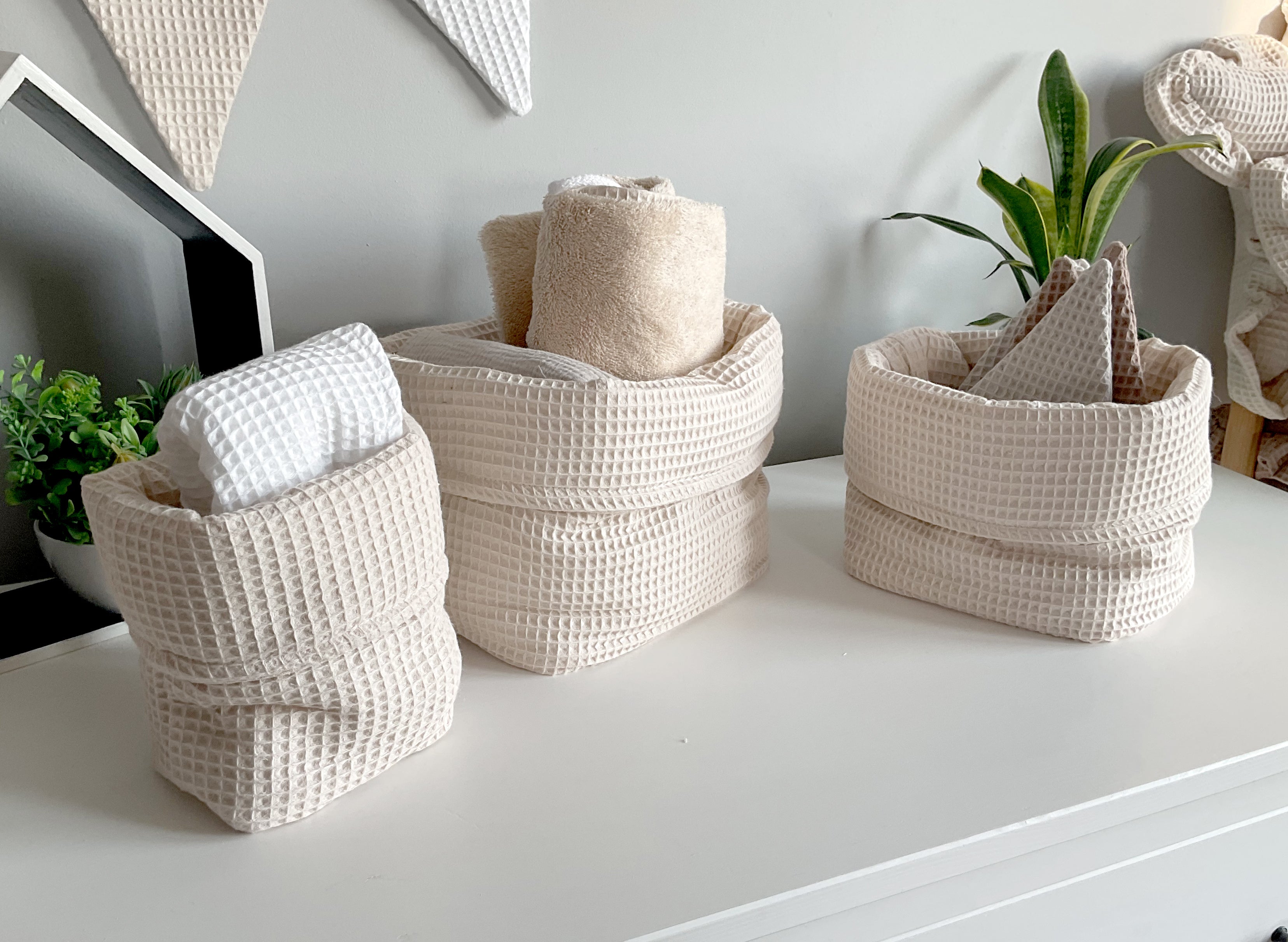 Basket, organizer for changing table | Light beige - SleepeSheep