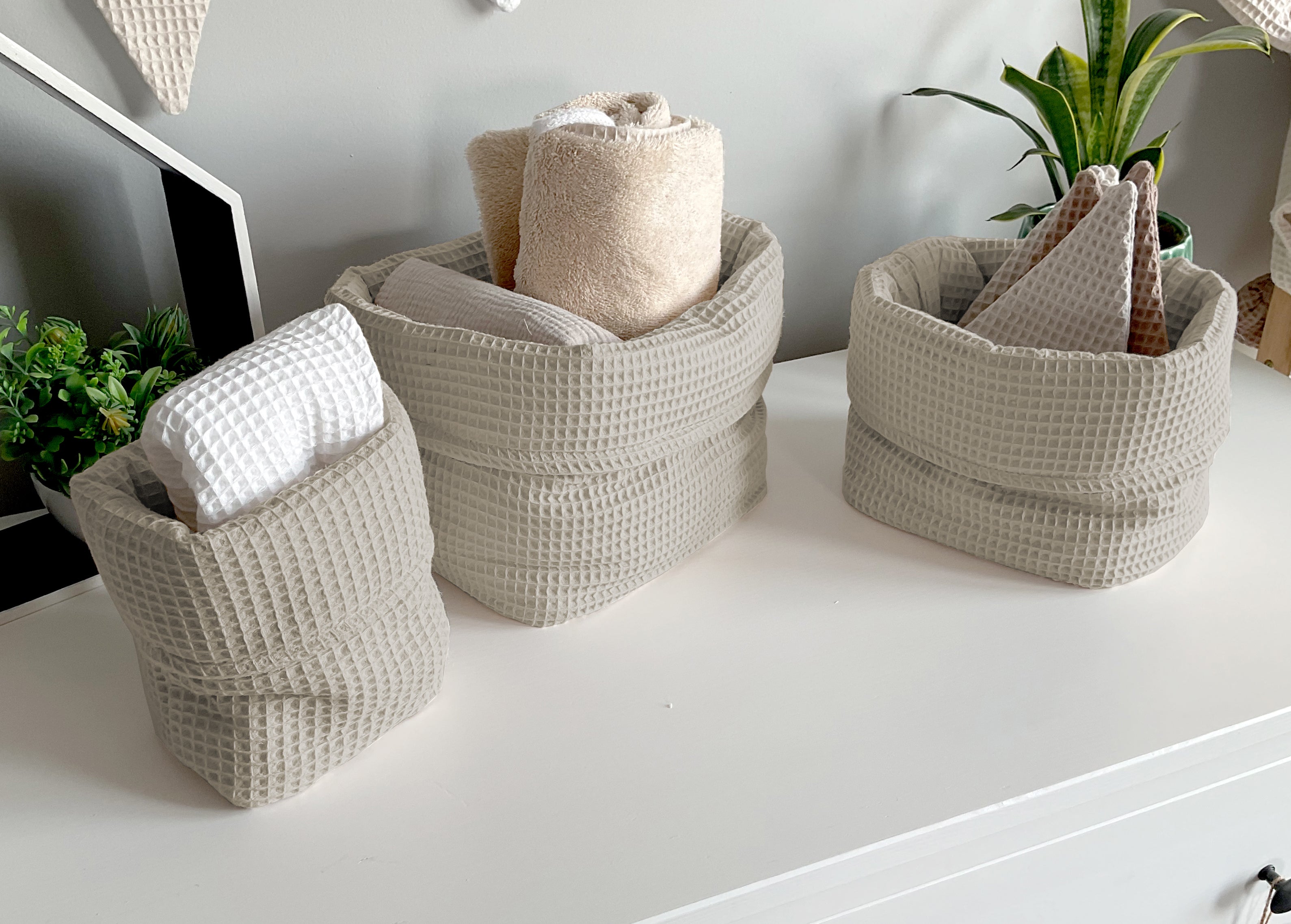 Basket, organizer for changing table | Sand - SleepeSheep