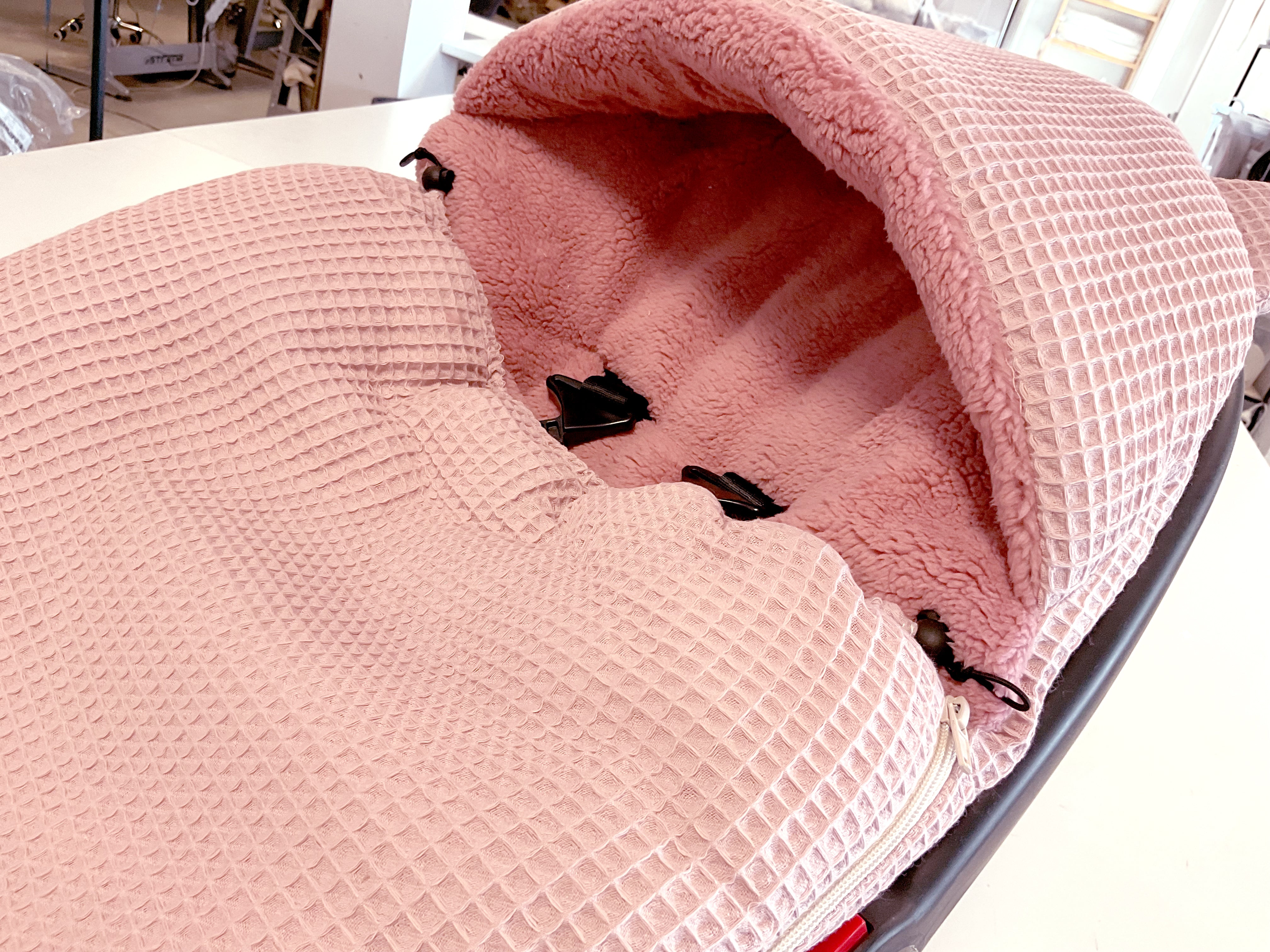 3-in-1 swaddle for car seat, baby carrier, gondola, winter | Dirty pink - SleepeSheep