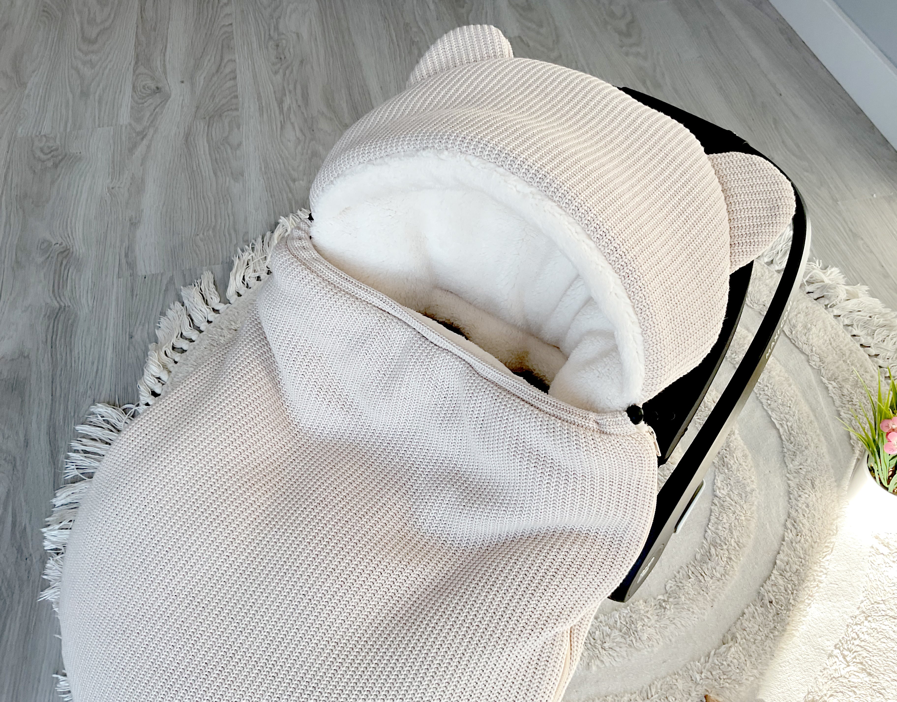 3-in-1 knitted swaddle for car seat | Sand