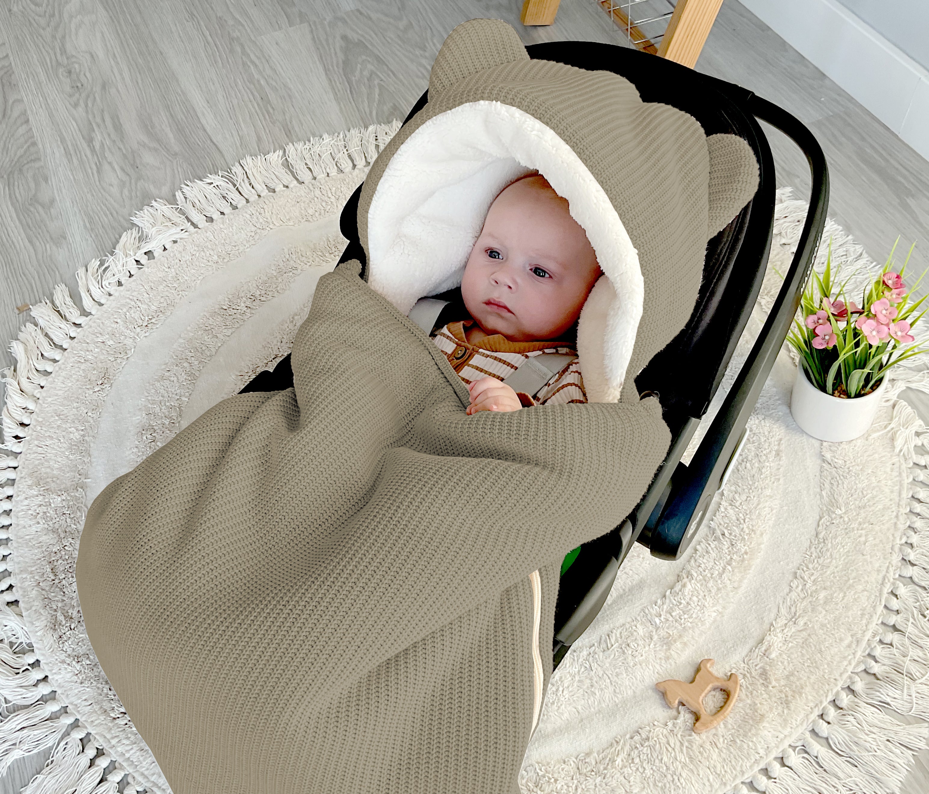 3-in-1 knitted swaddle for car seat | Brown